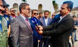 وزير التجارة يعلن قرب إنجاز معاملات المواطنين عبر الهاتف المحمول